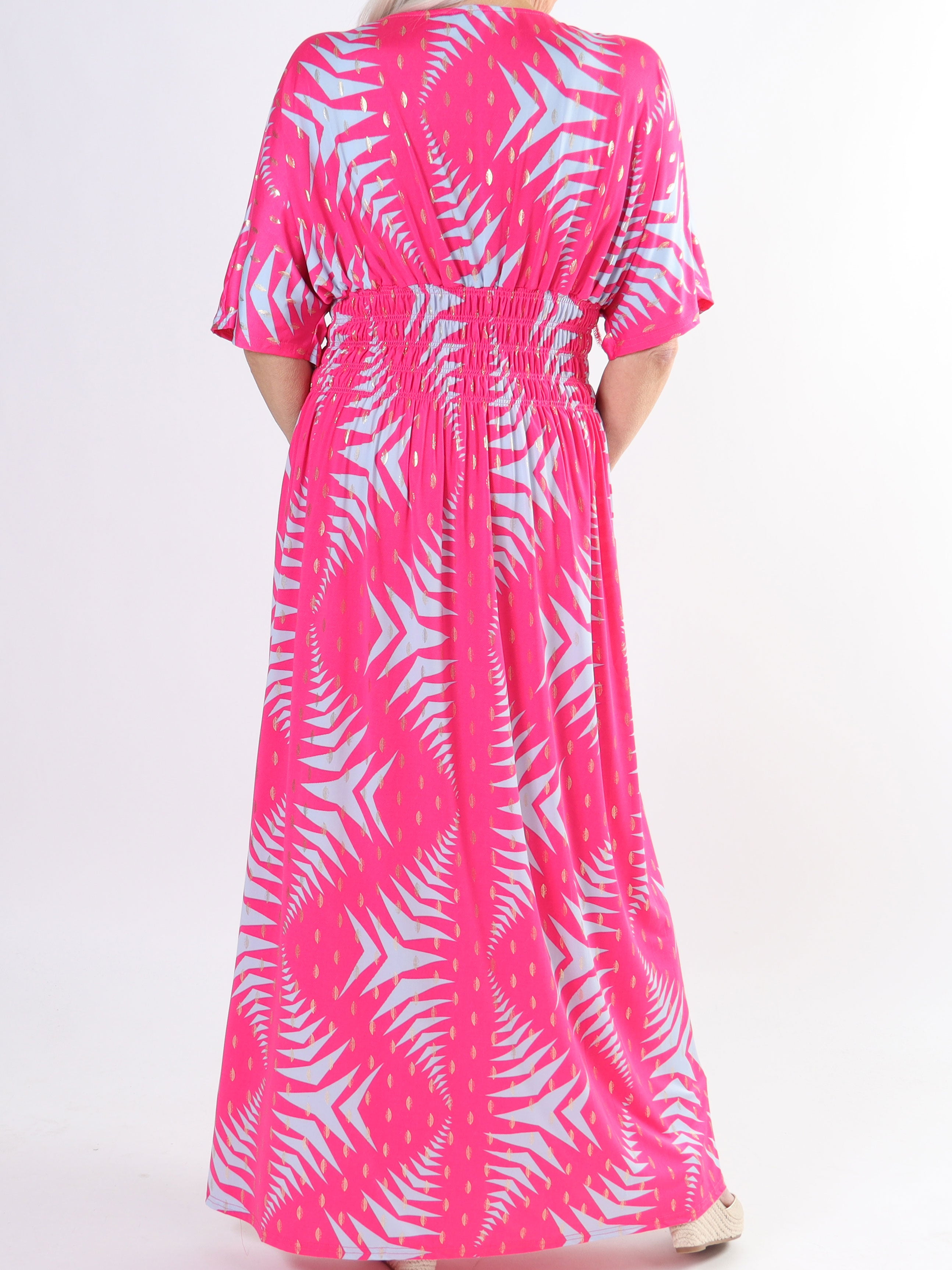 Pams Pattern - Lang elastisk plus size kjole i krølfrit stof